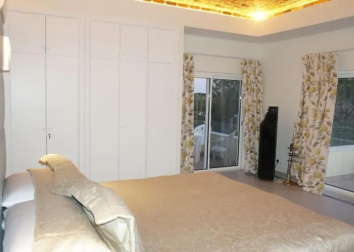 Luxury Private 5 Bedroom Pool, Golf, Algarve Quarteira