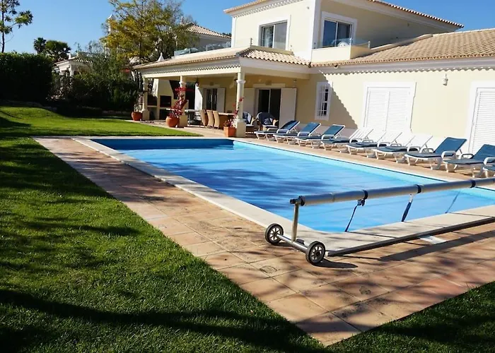 Luxury Private 5 Bedroom Pool, Golf, Algarve 别墅